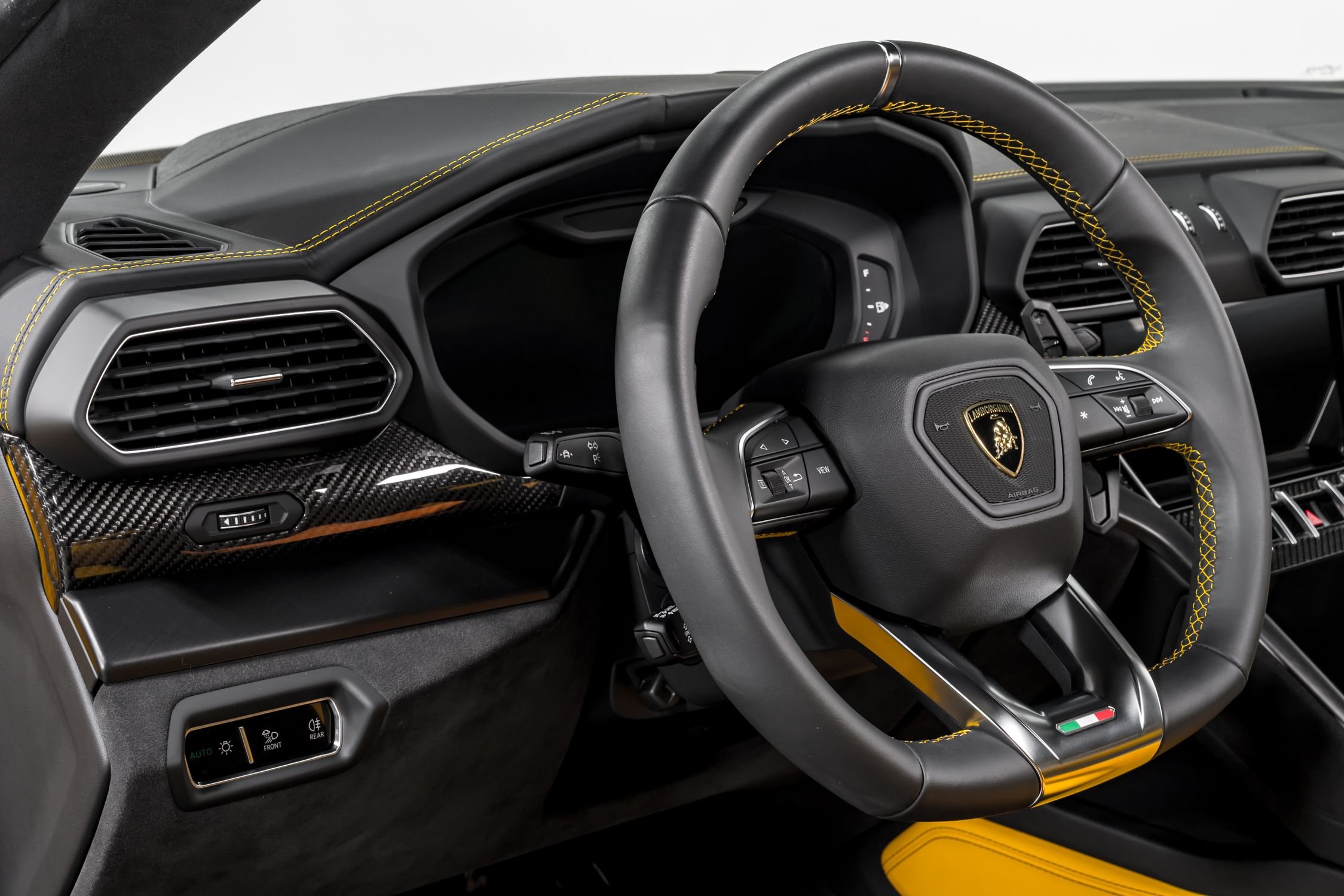 used 2021 Lamborghini Urus car, priced at $219,999