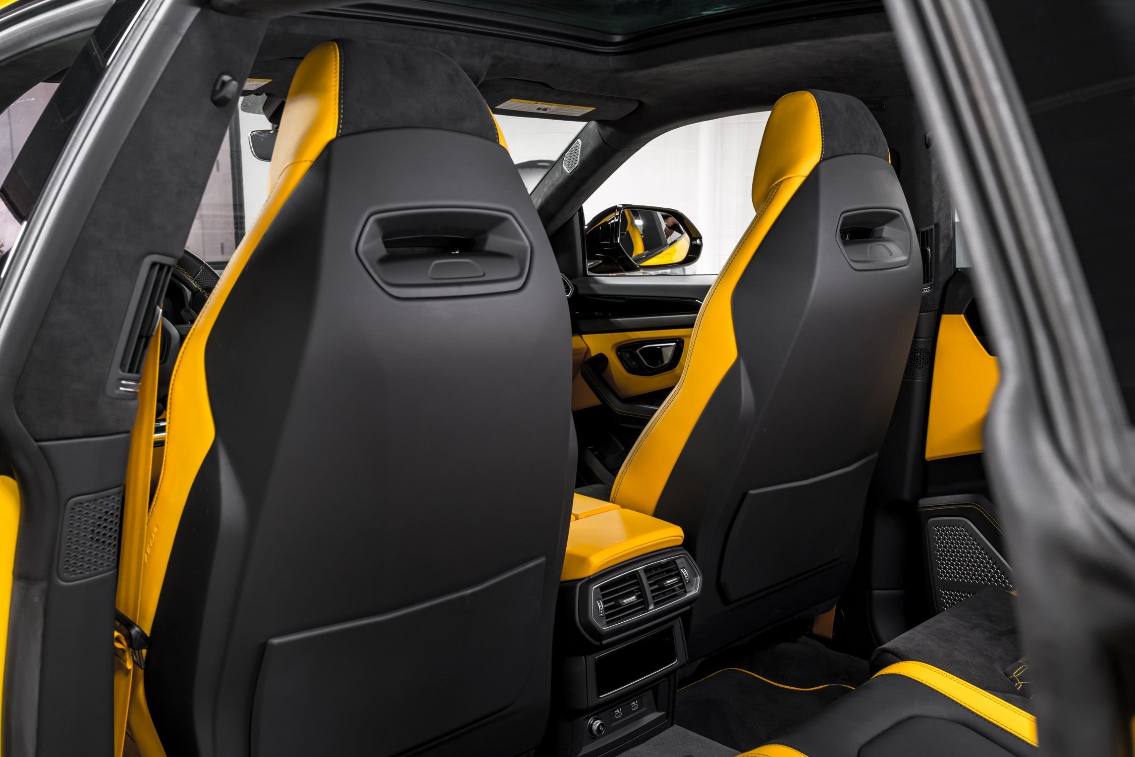 used 2022 Lamborghini Urus car, priced at $224,999