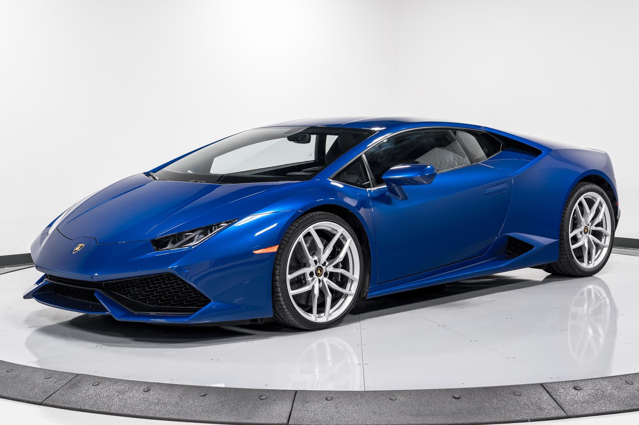 used 2019 Lamborghini Huracan LP610-4 Coupe car, priced at $239,999