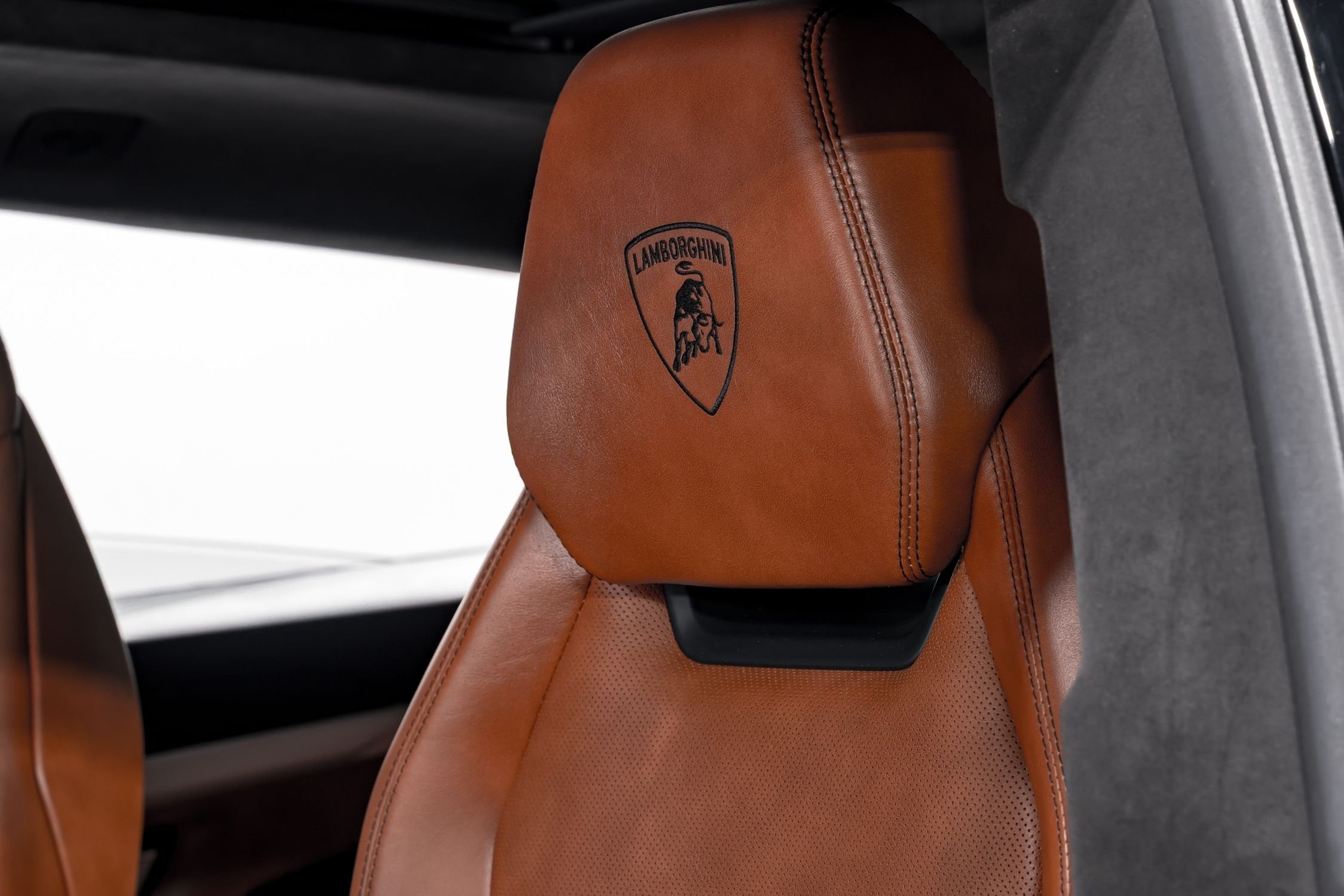 used 2019 Lamborghini Urus car, priced at $199,999