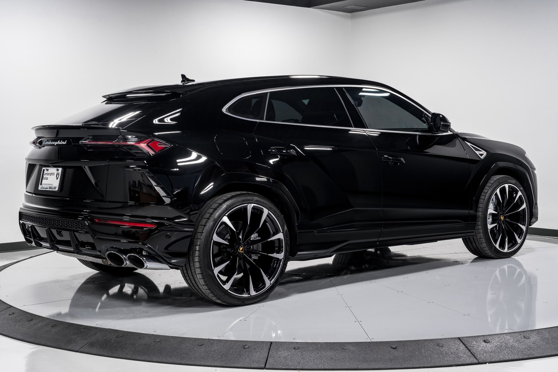 used 2022 Lamborghini Urus car, priced at $229,999