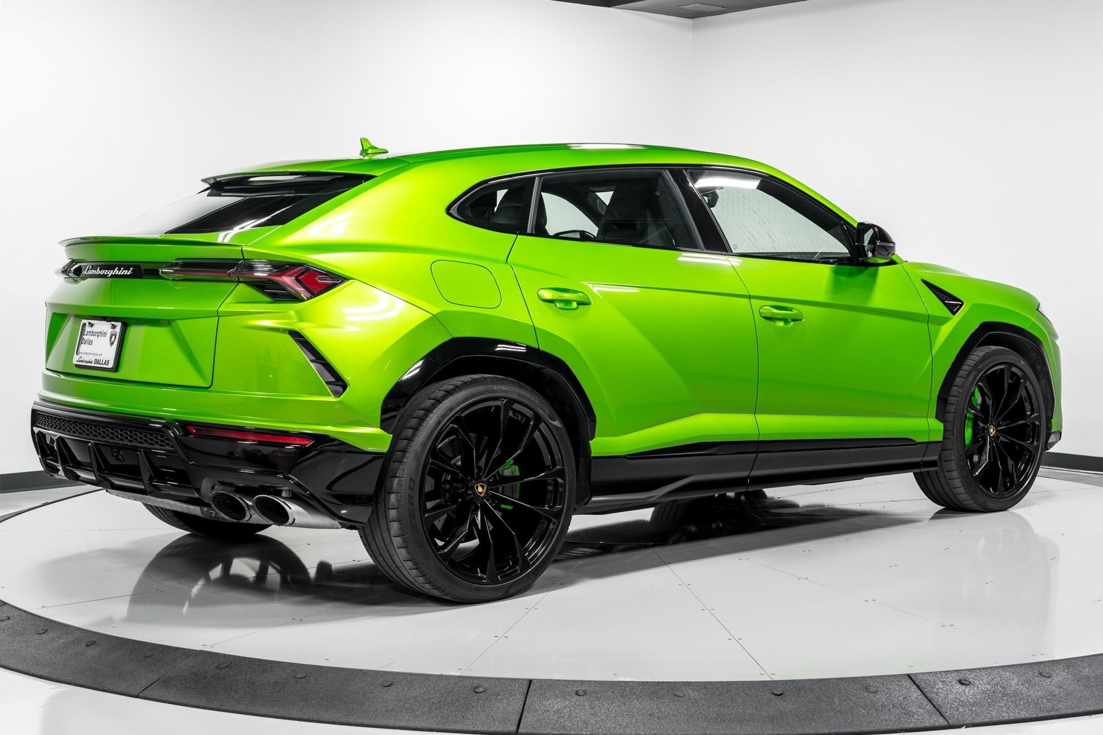 used 2022 Lamborghini Urus car, priced at $229,999