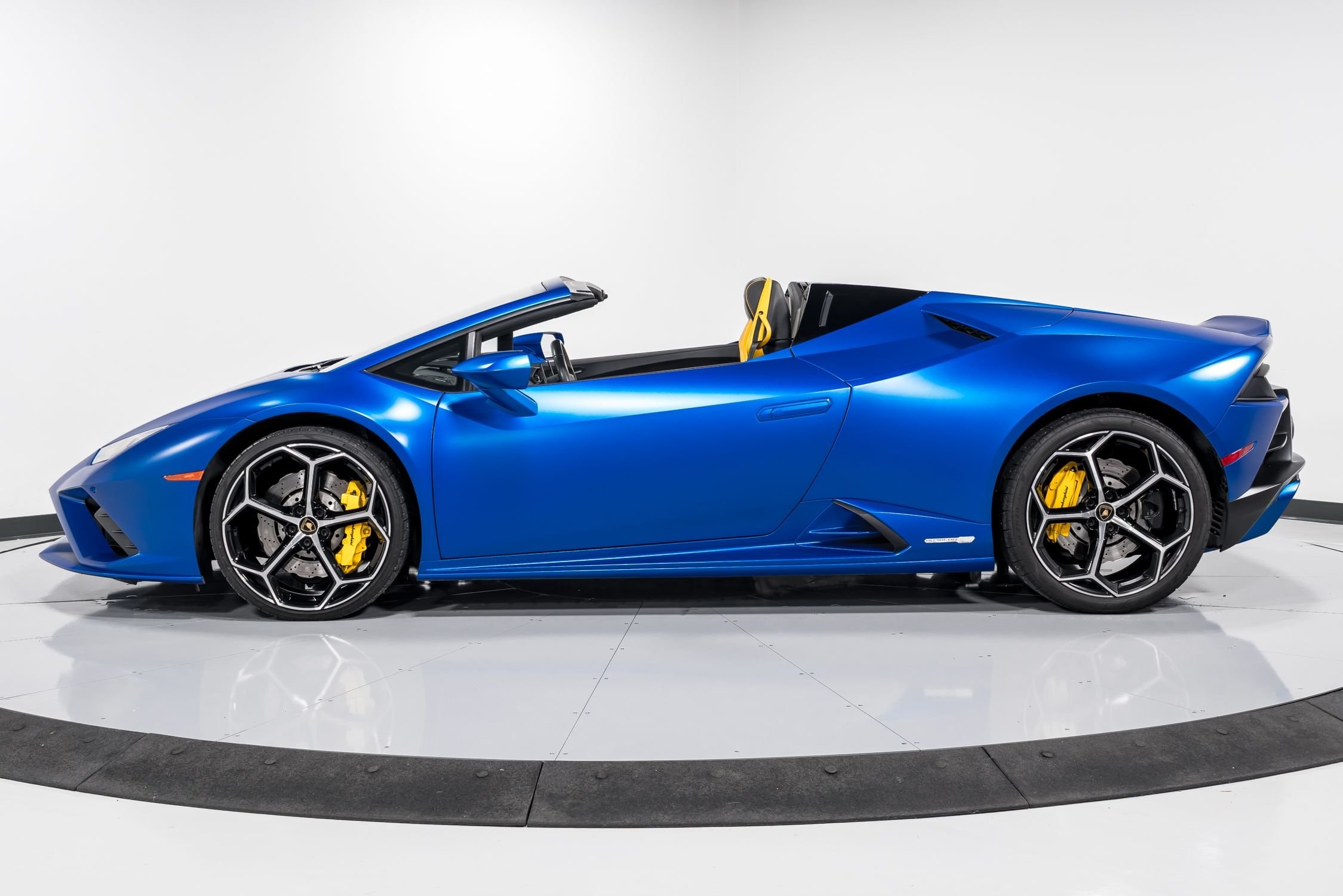 used 2022 Lamborghini Huracan EVO Spyder car, priced at $269,999