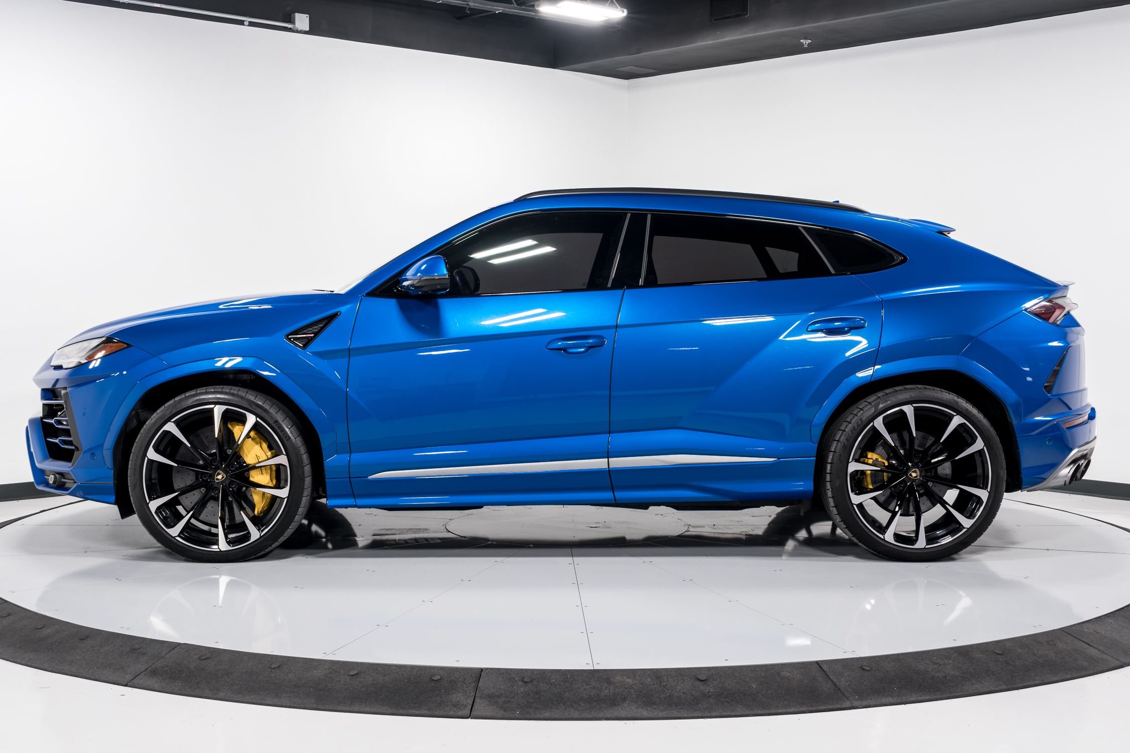 used 2021 Lamborghini Urus car, priced at $209,999