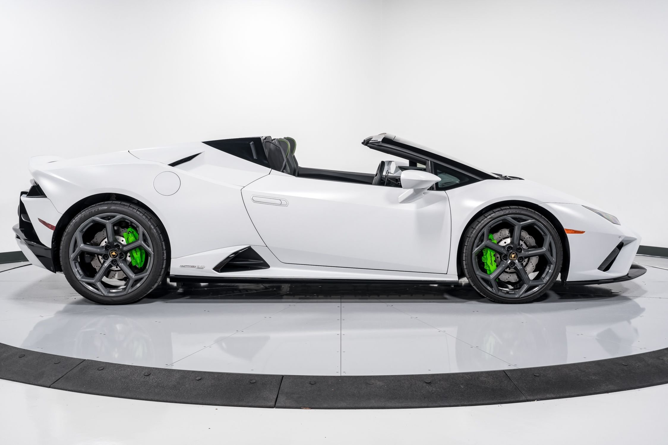 used 2022 Lamborghini Huracan EVO Spyder car, priced at $299,999