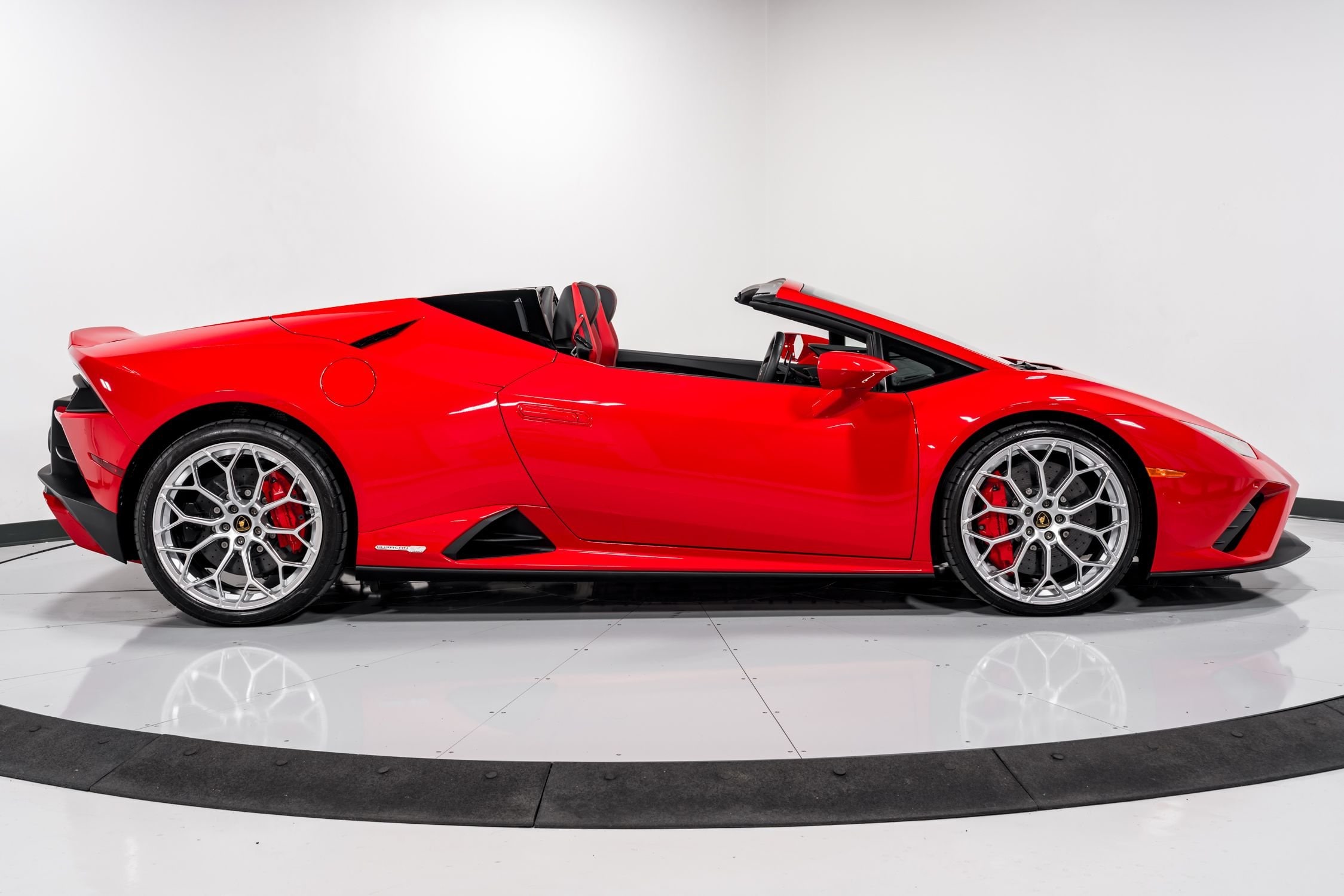 used 2023 Lamborghini Huracan EVO Spyder car, priced at $324,999