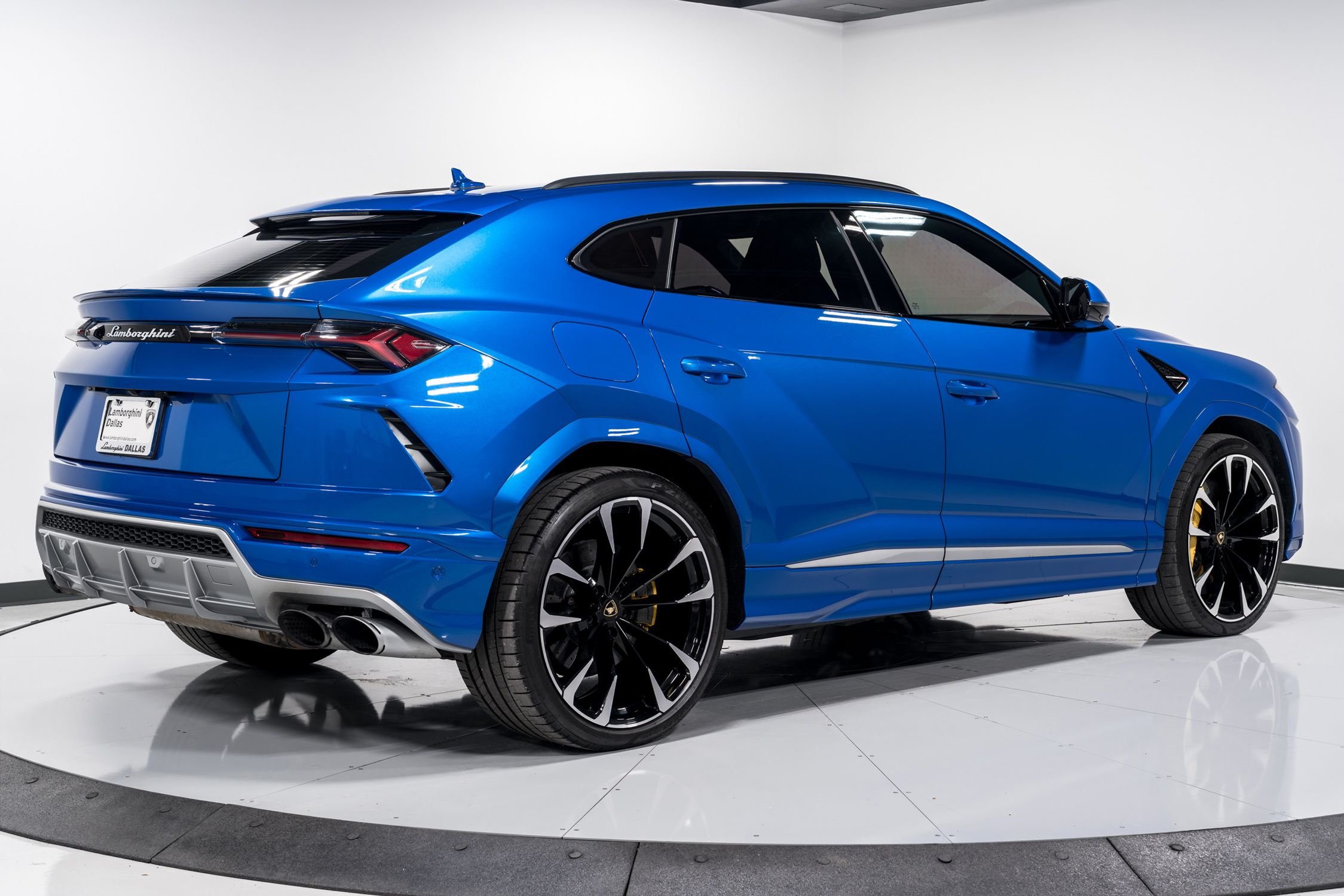 used 2021 Lamborghini Urus car, priced at $209,999