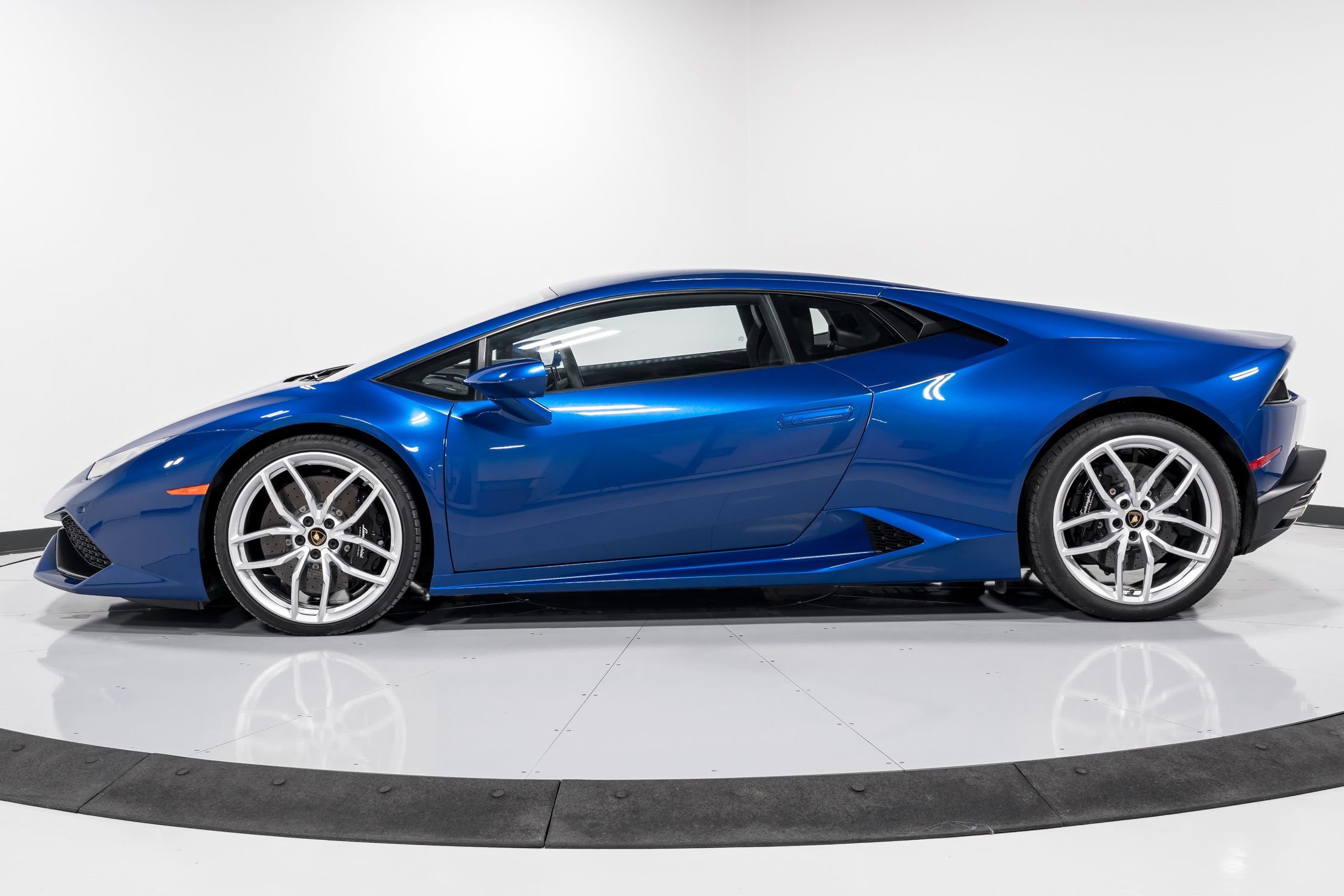 used 2019 Lamborghini Huracan LP610-4 Coupe car, priced at $239,999