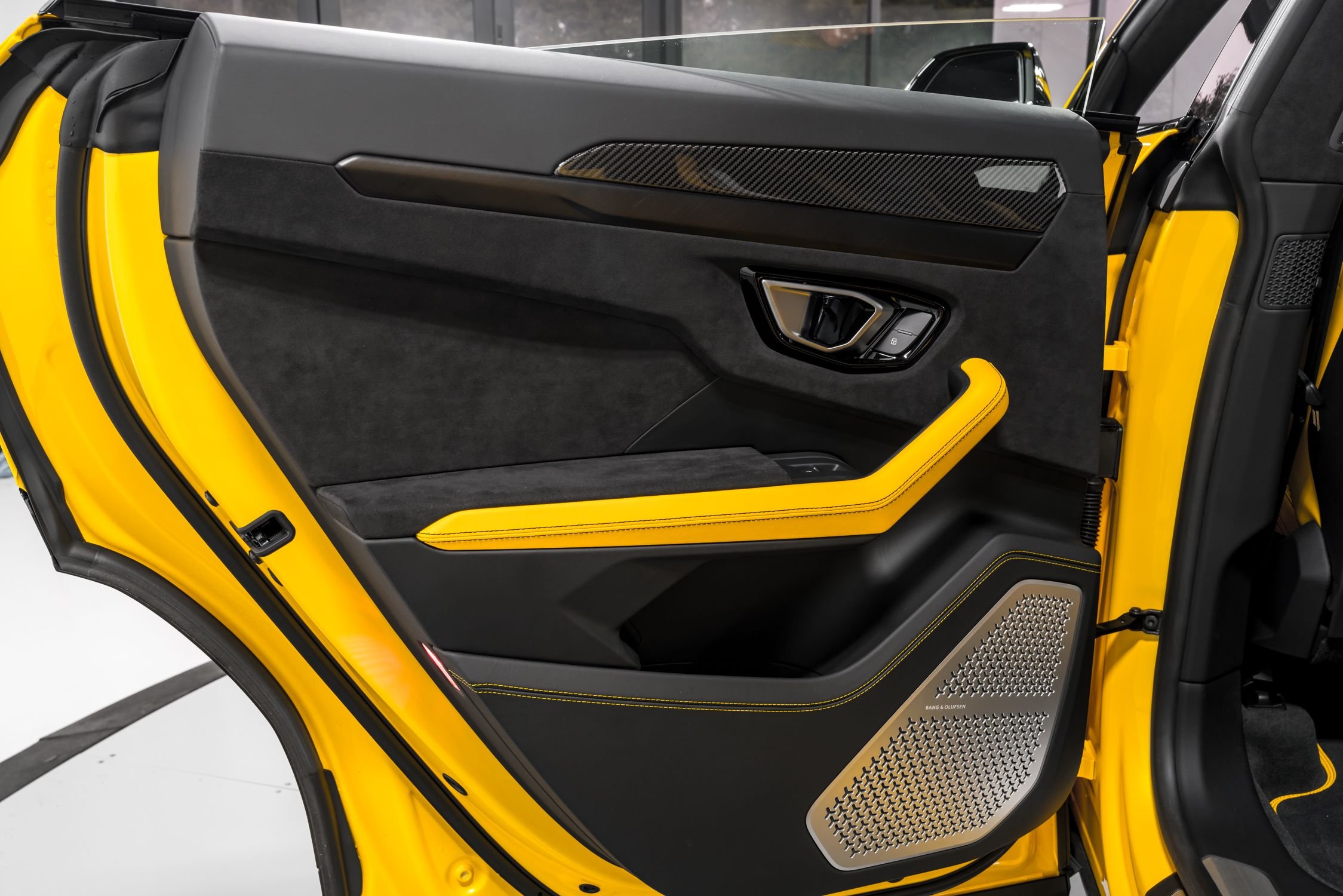 used 2021 Lamborghini Urus car, priced at $219,999