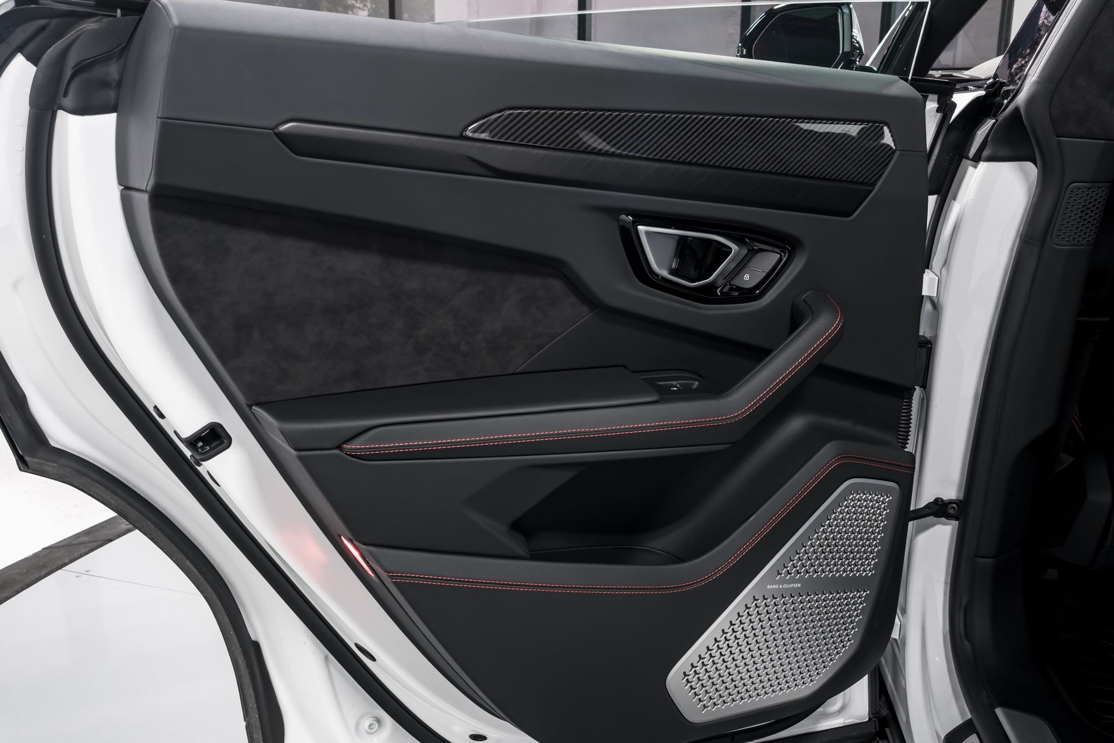 used 2022 Lamborghini Urus car, priced at $239,999