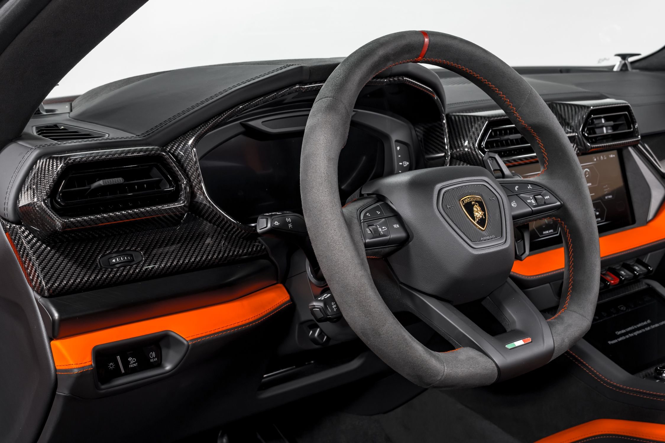 used 2025 Lamborghini Urus SE car, priced at $339,999