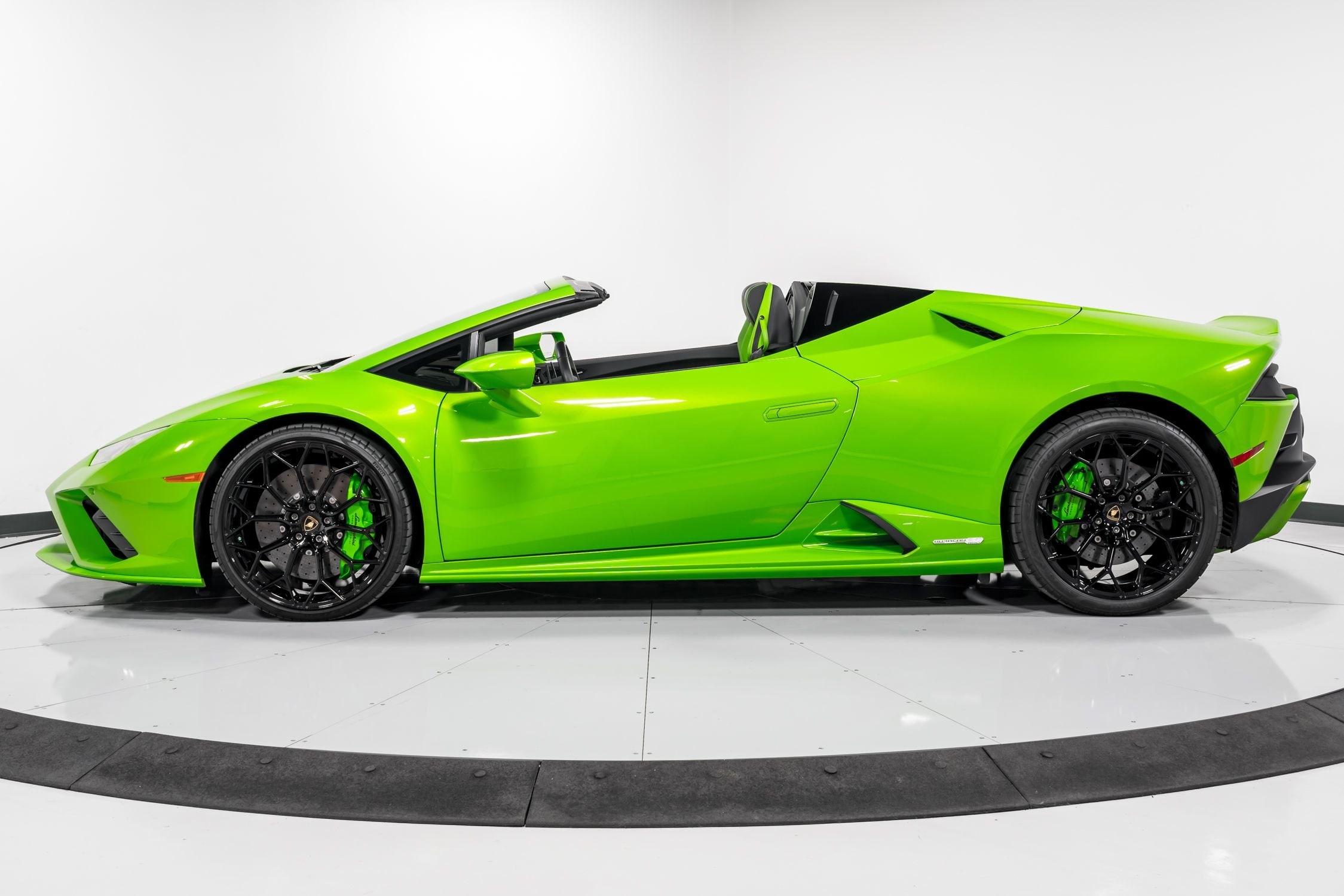 used 2023 Lamborghini Huracan EVO-2 Spyder car, priced at $324,999