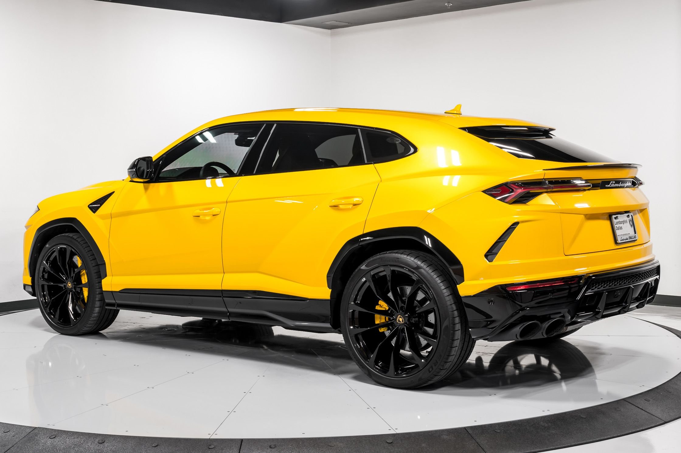 used 2022 Lamborghini Urus car, priced at $252,999