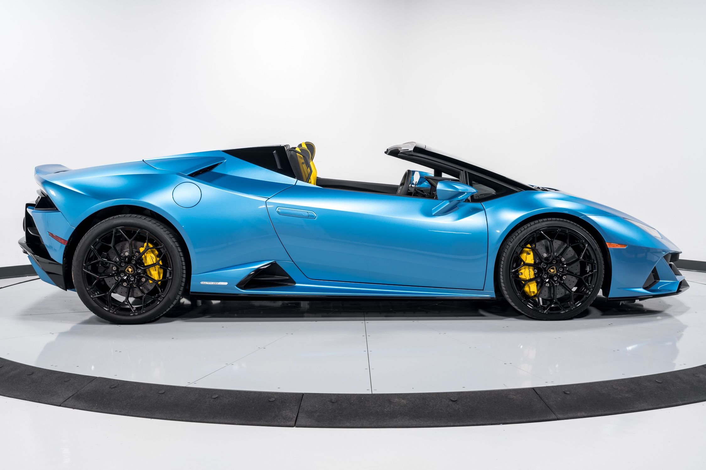 used 2024 Lamborghini Huracan Evo Spyder AWD car, priced at $389,999