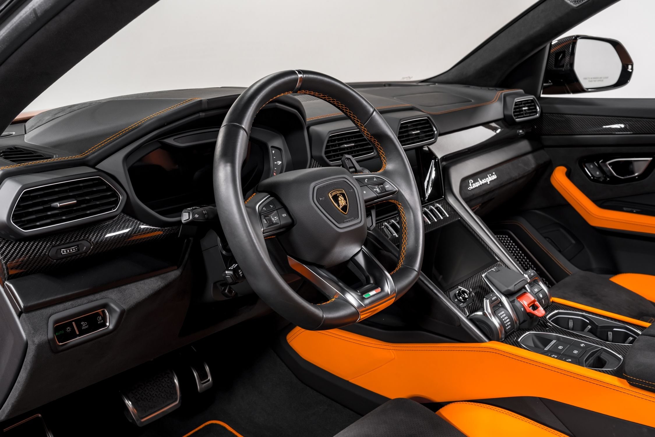 used 2022 Lamborghini Urus car, priced at $234,999