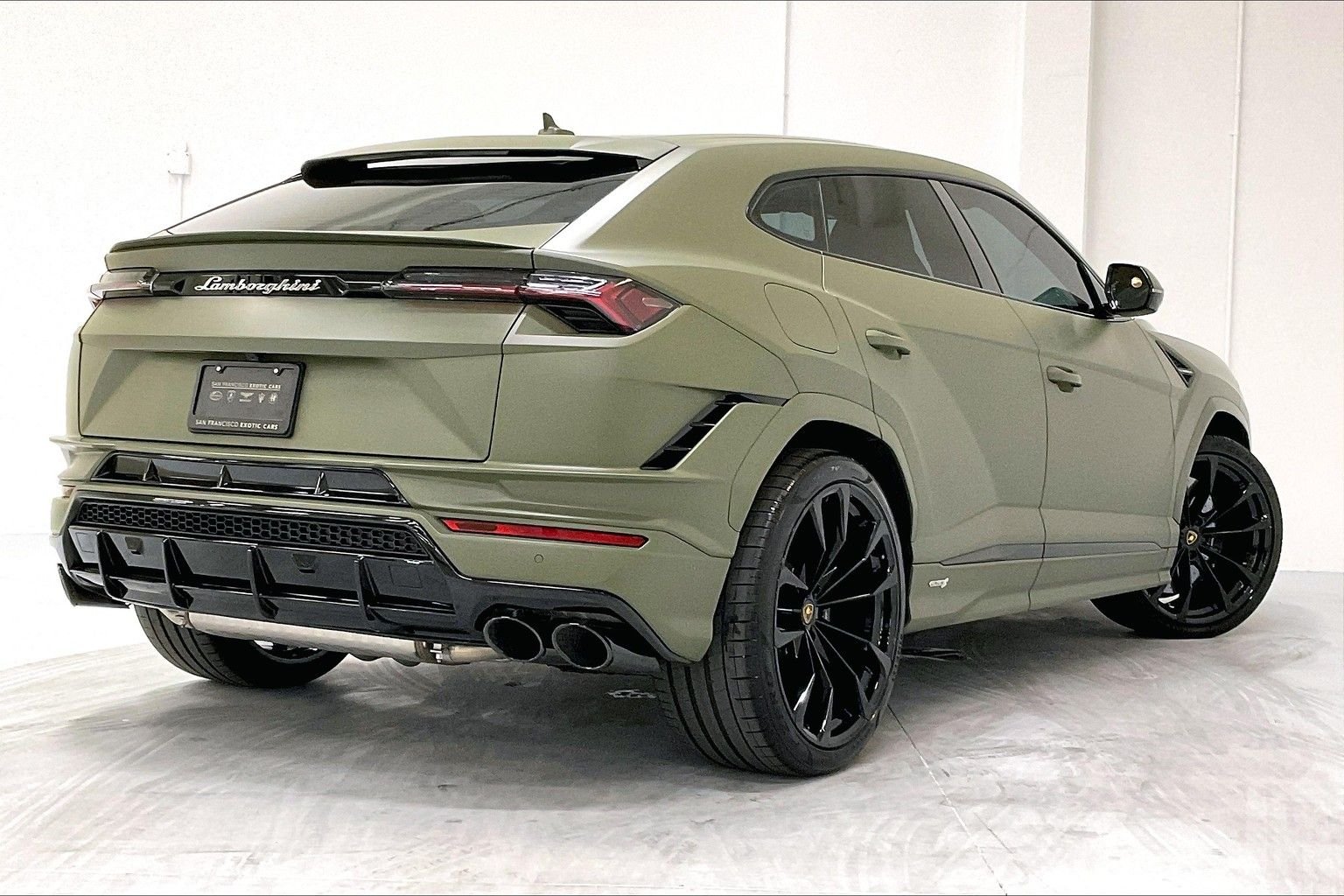 used 2024 Lamborghini Urus S car, priced at $289,991