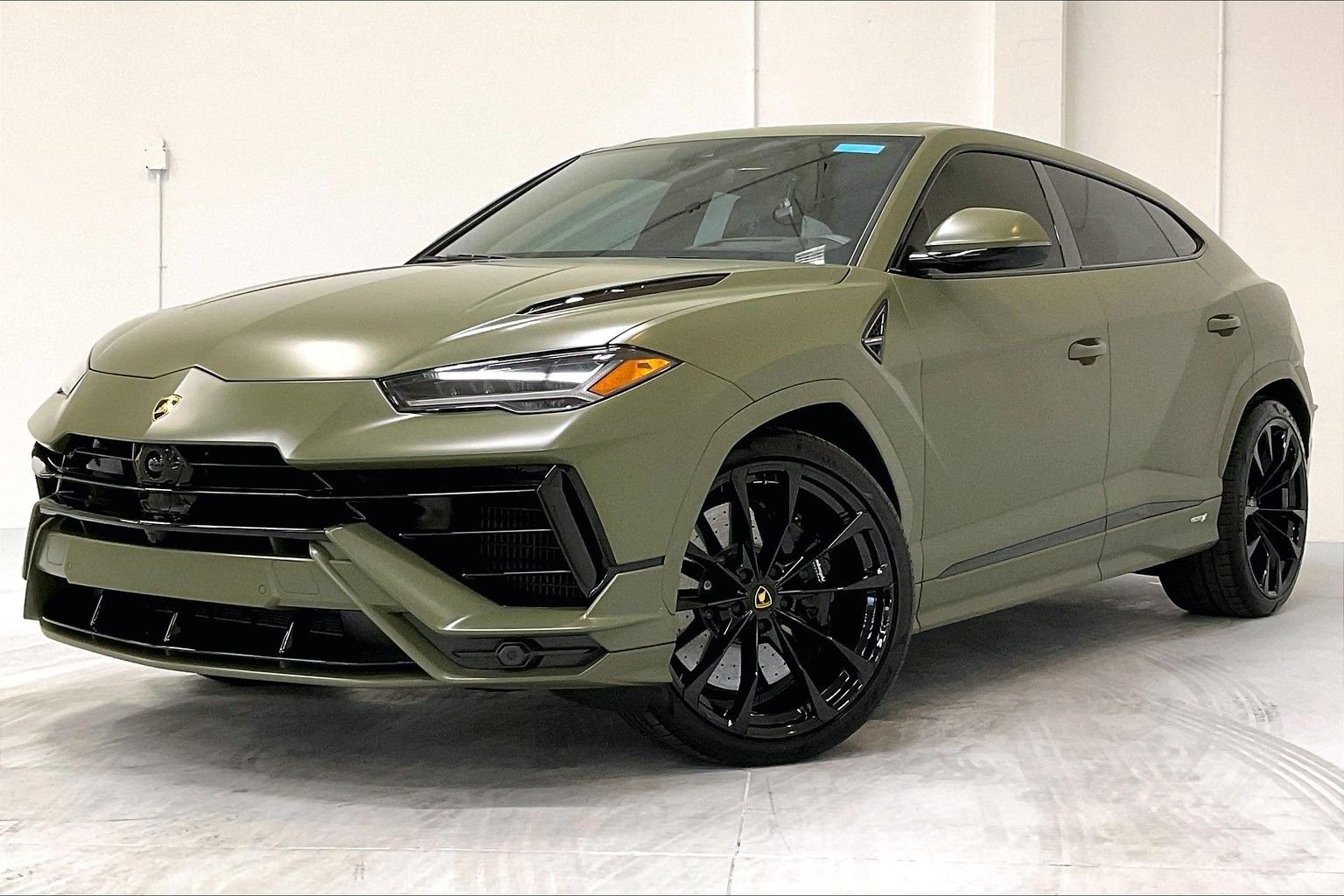 used 2024 Lamborghini Urus S car, priced at $289,991