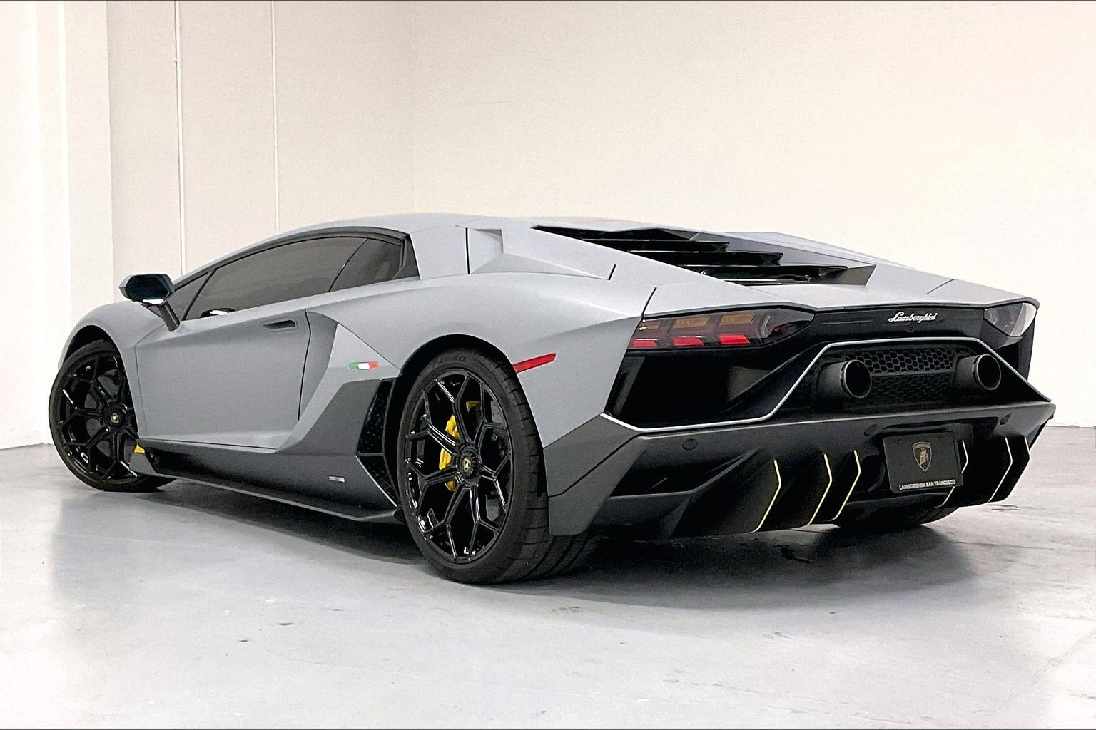 used 2022 Lamborghini Aventador Ultimae car, priced at $669,991