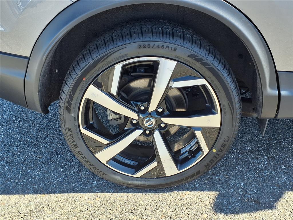 used 2022 Nissan Rogue Sport car, priced at $24,999