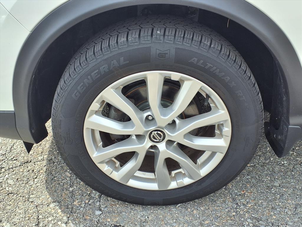 used 2022 Nissan Rogue Sport car, priced at $22,999