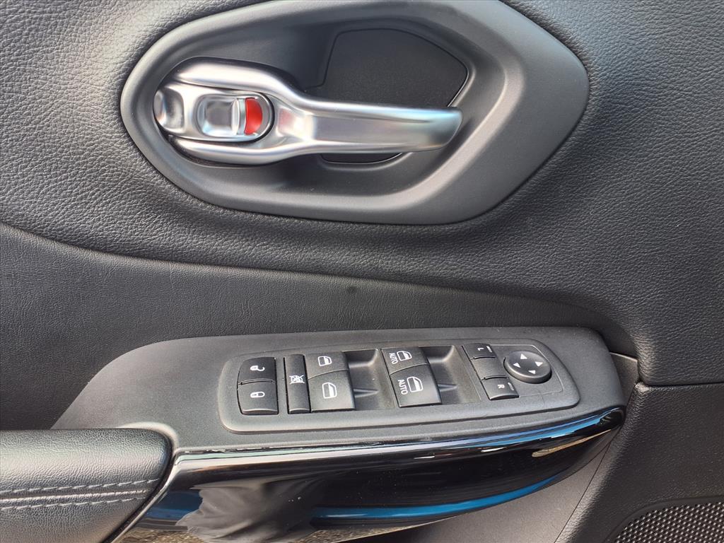 used 2020 Jeep Cherokee car, priced at $23,995