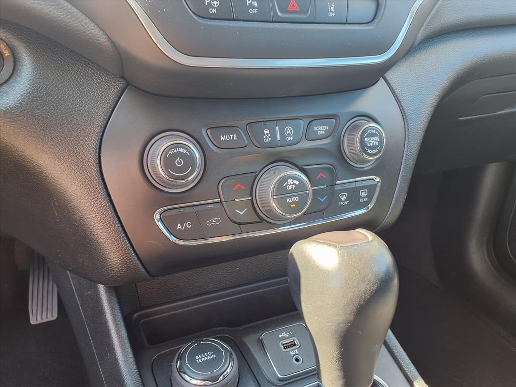 used 2023 Jeep Cherokee car, priced at $25,995
