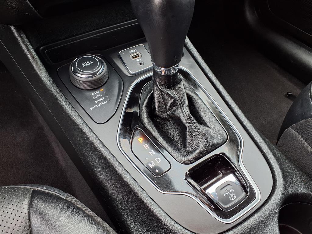 used 2023 Jeep Cherokee car, priced at $25,995