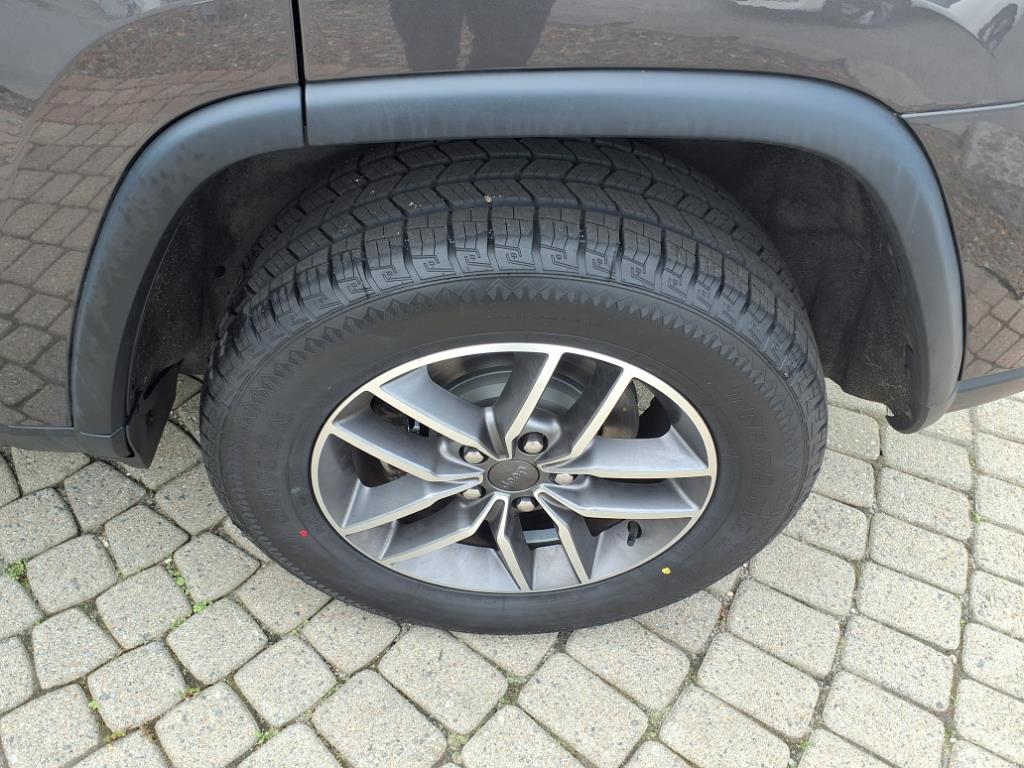 used 2021 Jeep Grand Cherokee car, priced at $29,995