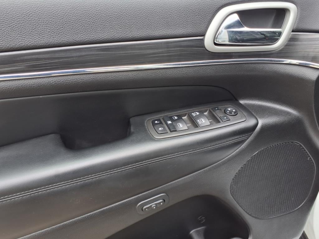 used 2021 Jeep Grand Cherokee car, priced at $29,995