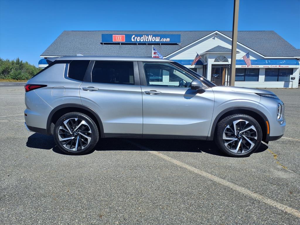 used 2024 Mitsubishi Outlander car, priced at $25,555
