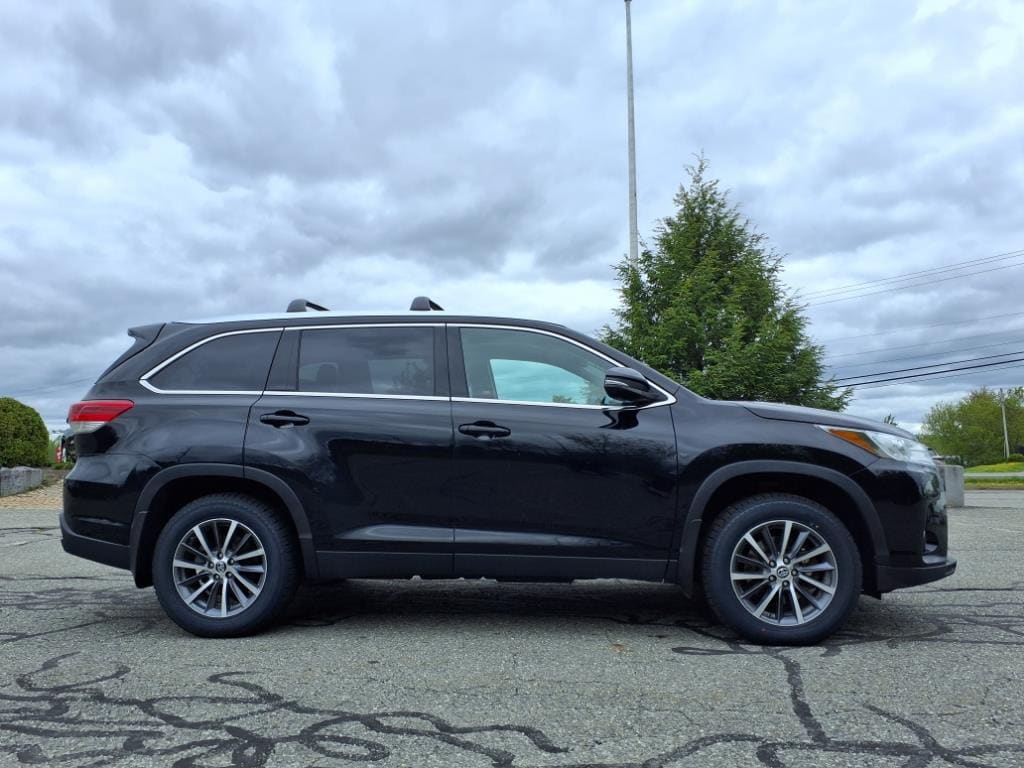 used 2019 Toyota Highlander car, priced at $27,777