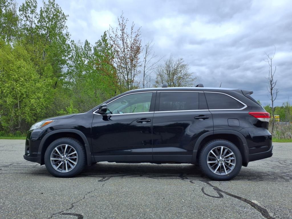 used 2019 Toyota Highlander car, priced at $27,777