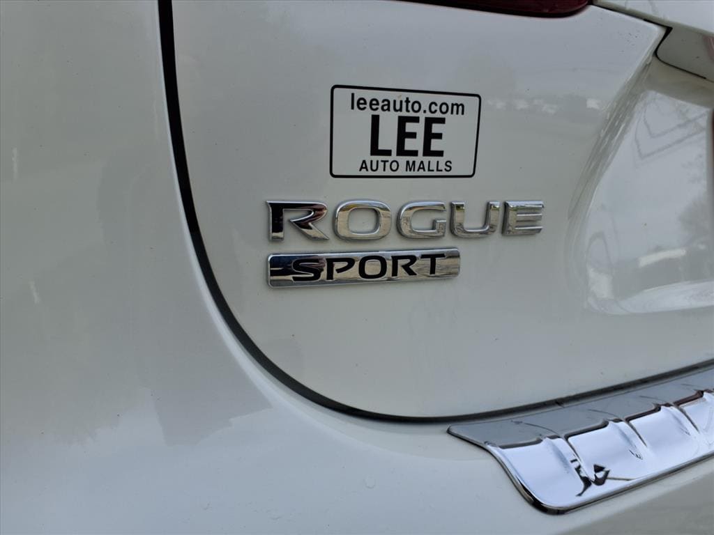 used 2022 Nissan Rogue Sport car, priced at $22,999