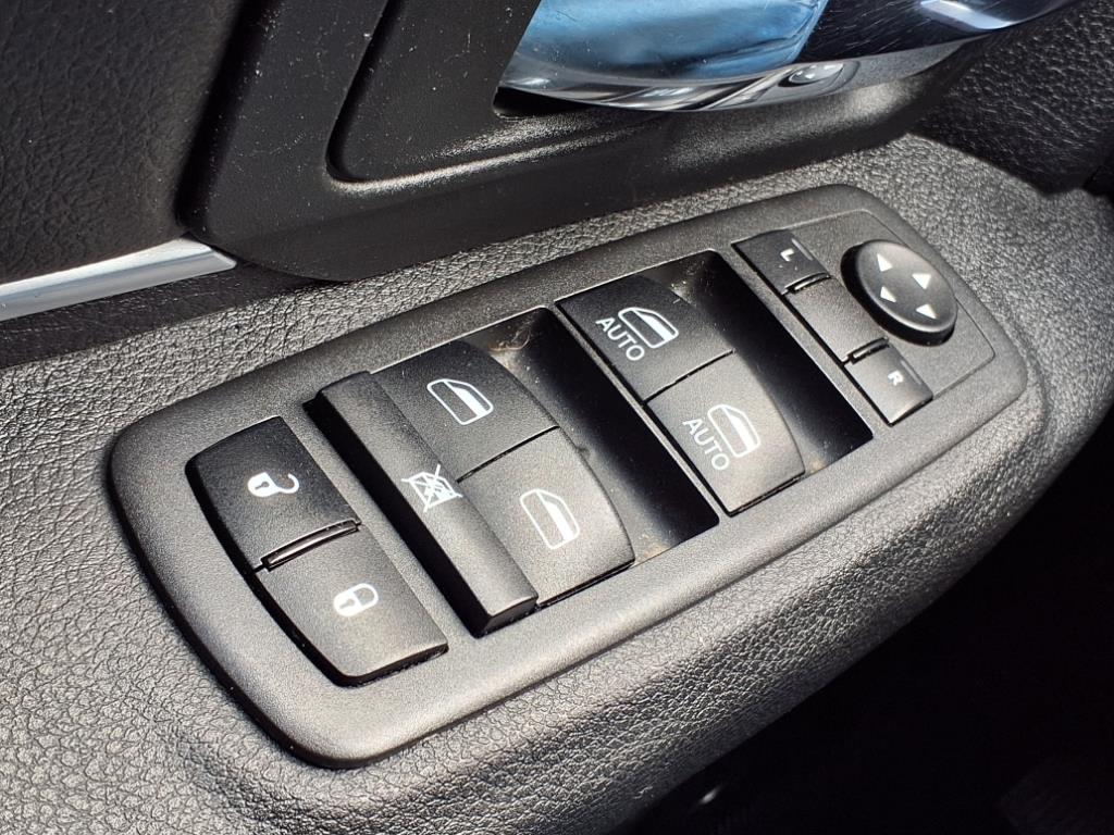 used 2022 Ram 1500 Classic car, priced at $32,444