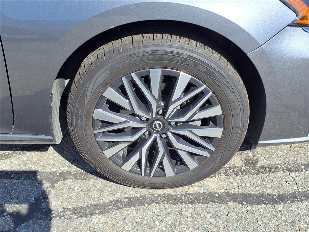 used 2023 Nissan Altima car, priced at $23,999