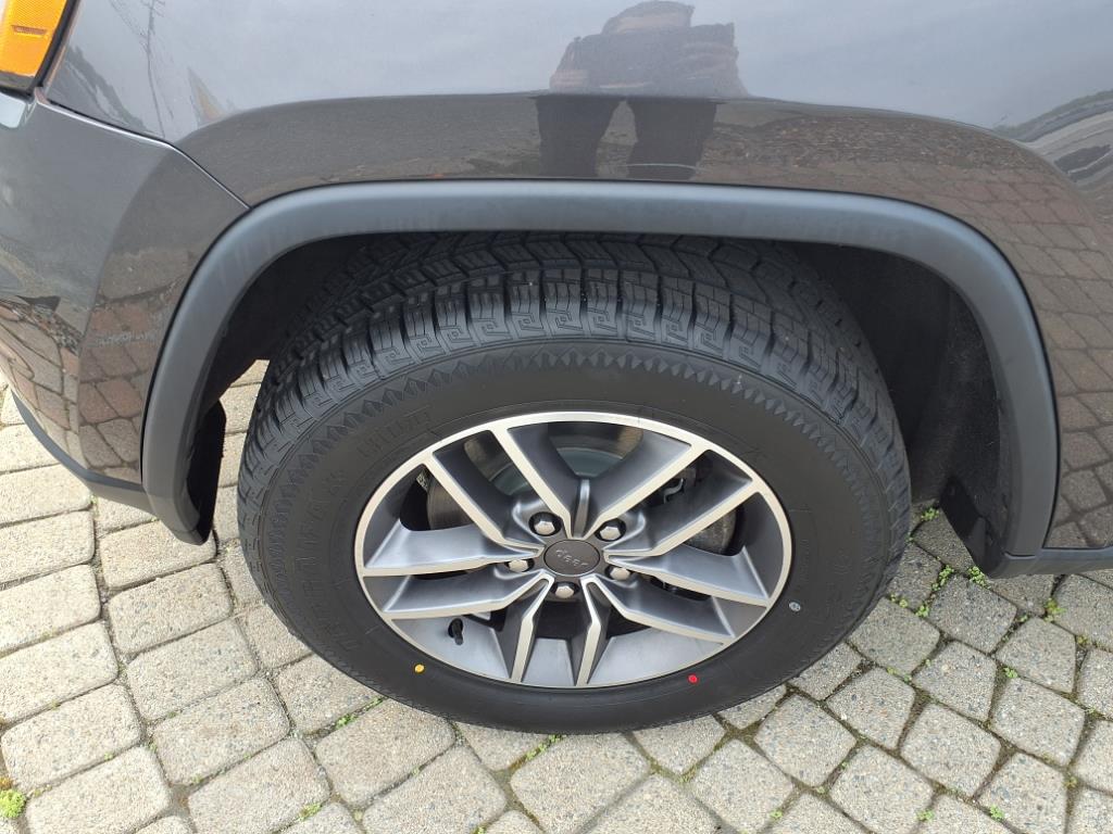 used 2021 Jeep Grand Cherokee car, priced at $29,995