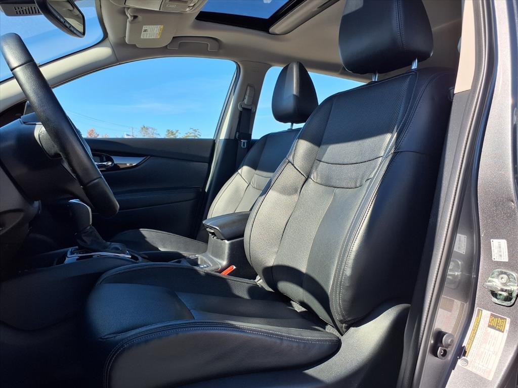 used 2022 Nissan Rogue Sport car, priced at $24,999