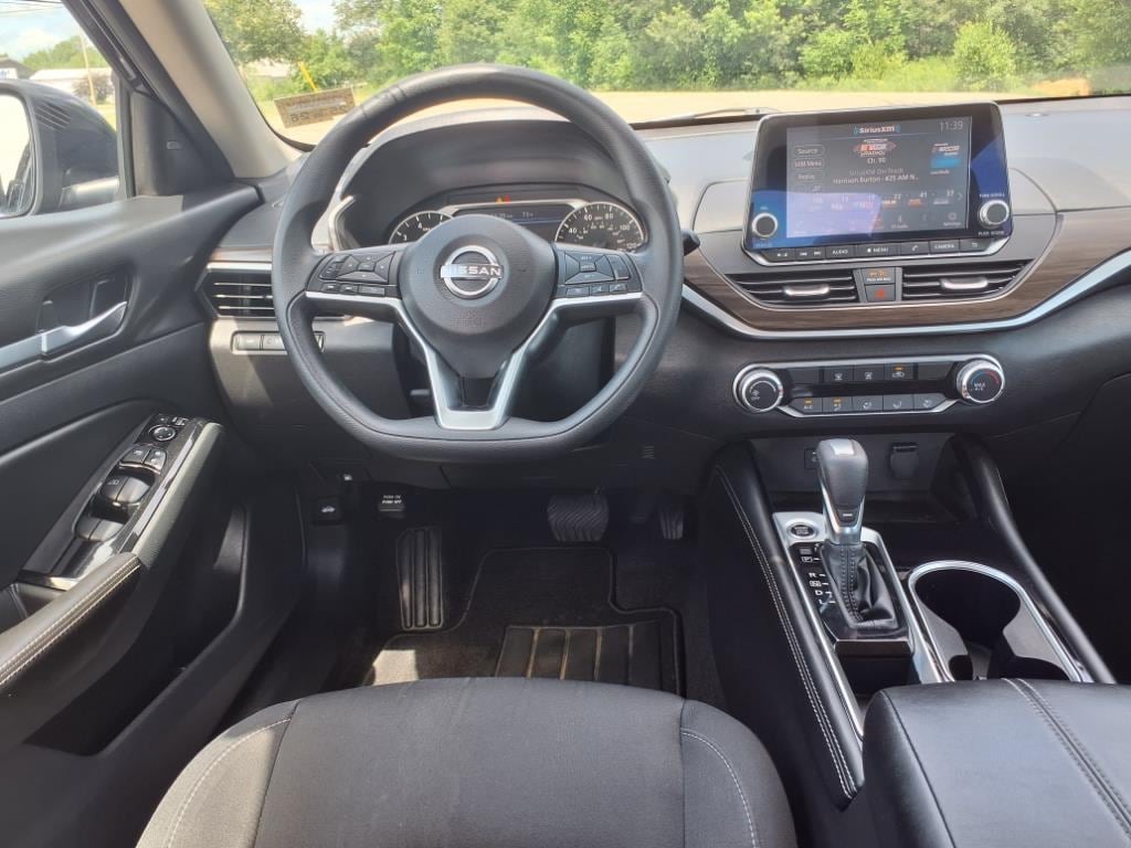 used 2023 Nissan Altima car, priced at $21,999