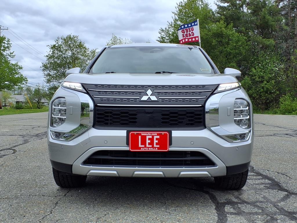 used 2024 Mitsubishi Outlander car, priced at $27,995