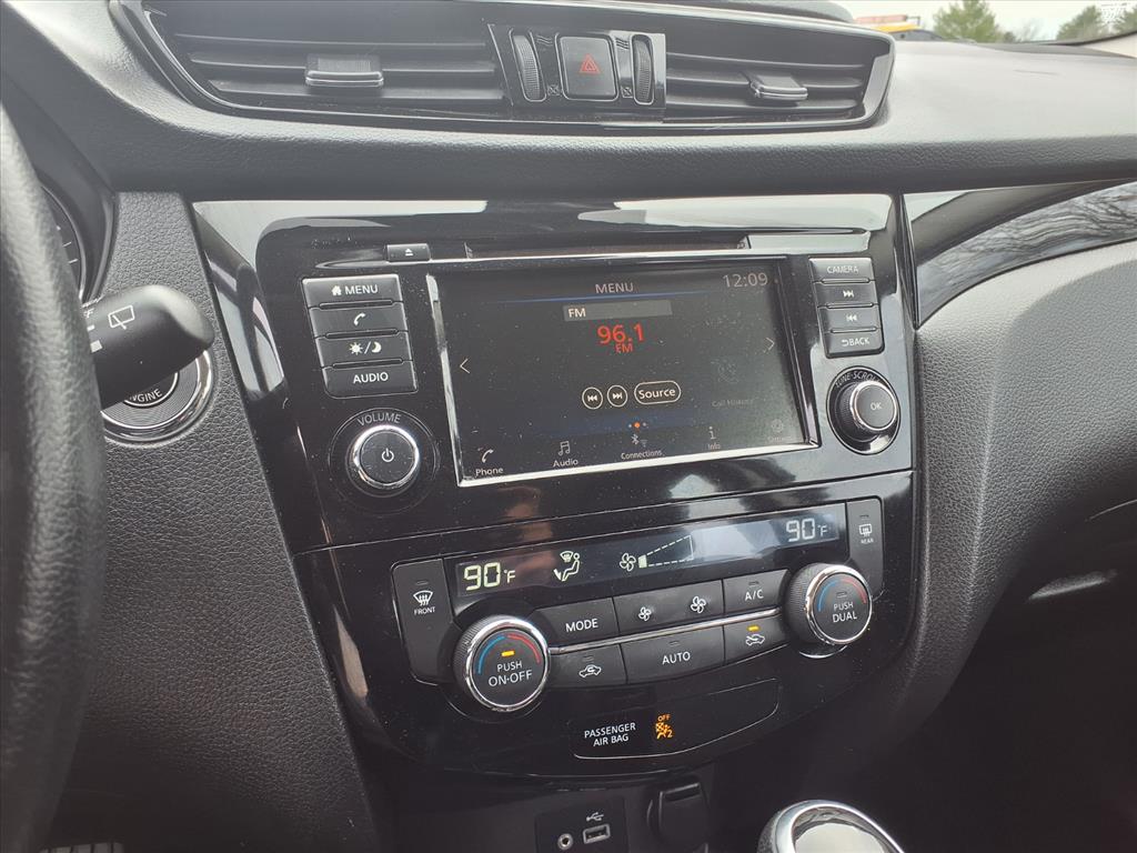 used 2022 Nissan Rogue Sport car, priced at $24,555