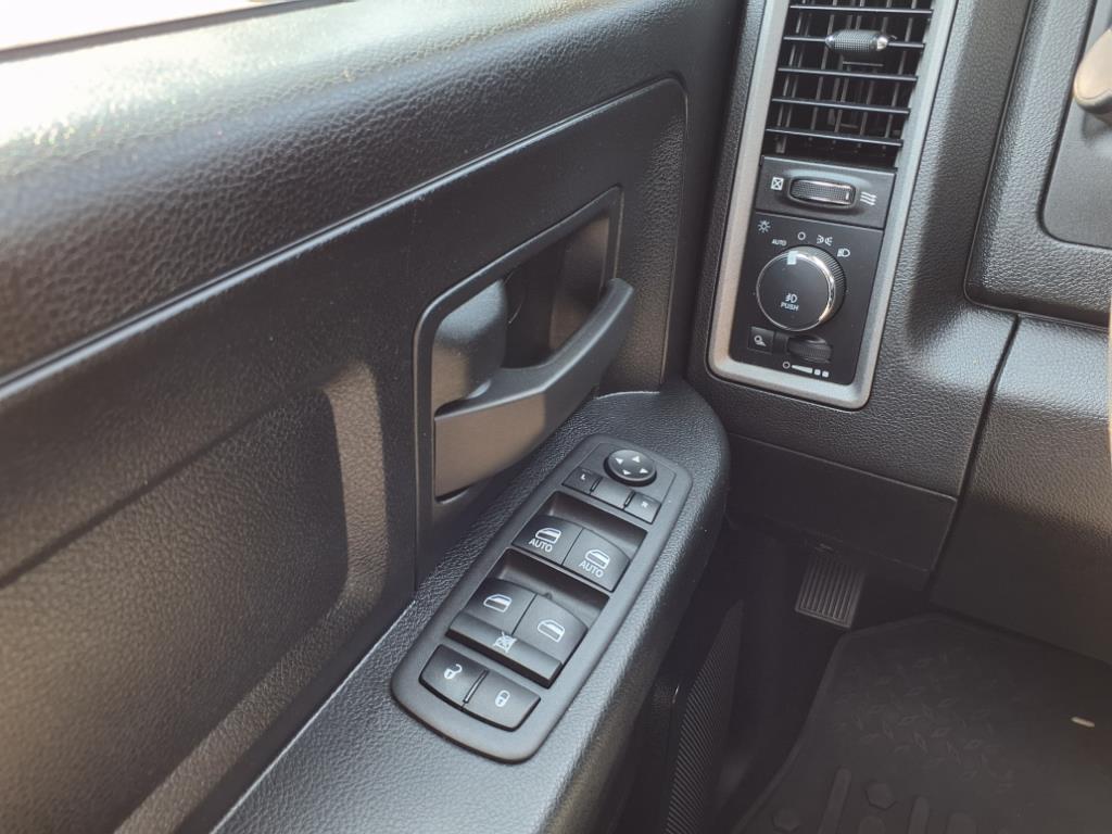 used 2022 Ram 1500 Classic car, priced at $28,999