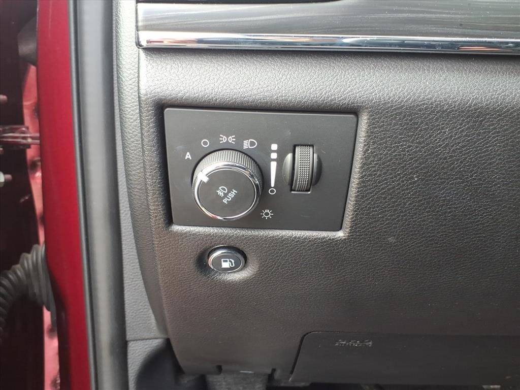 used 2021 Jeep Grand Cherokee car, priced at $28,777