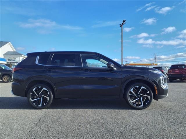 used 2023 Mitsubishi Outlander car, priced at $26,777