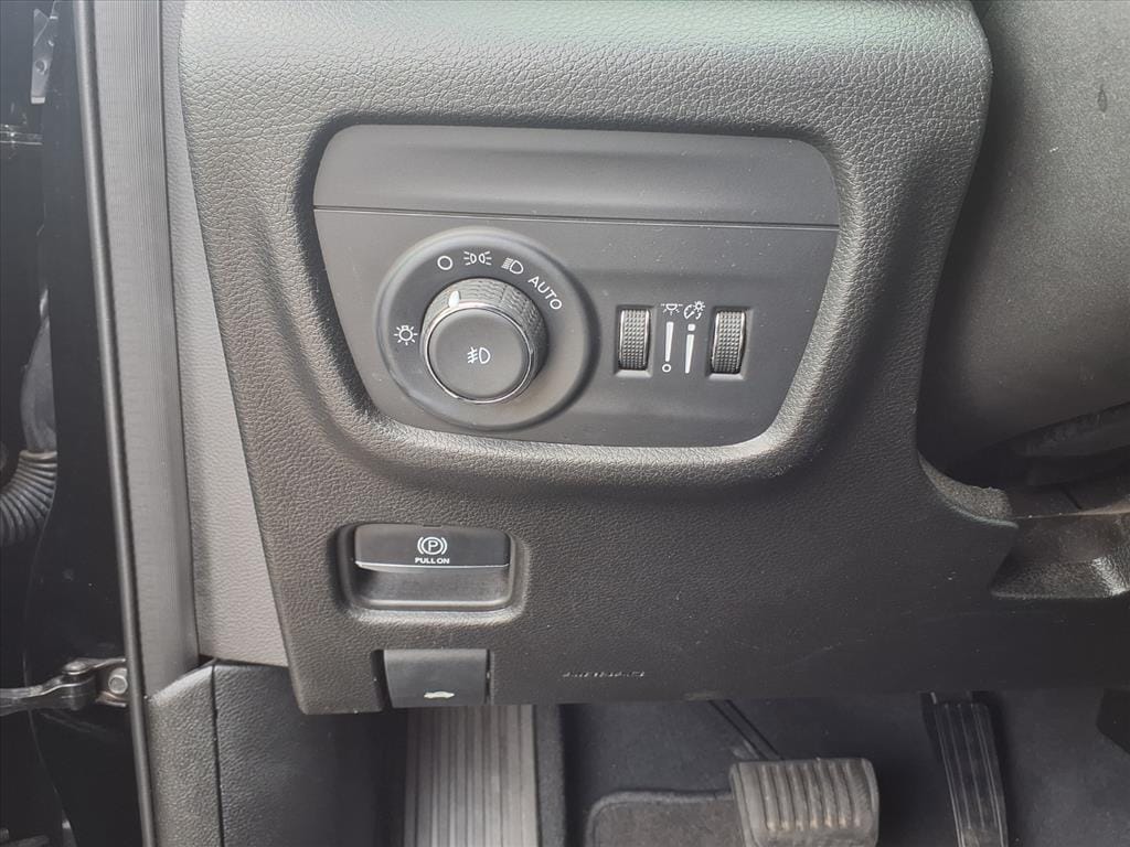 used 2023 Jeep Grand Cherokee car, priced at $32,995