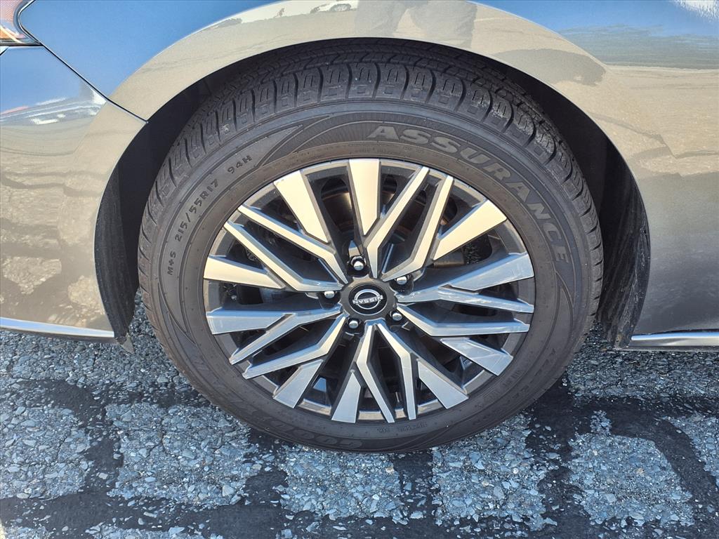 used 2023 Nissan Altima car, priced at $23,999
