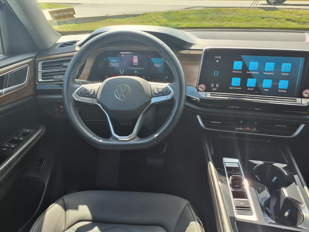 used 2024 Volkswagen Atlas car, priced at $31,999