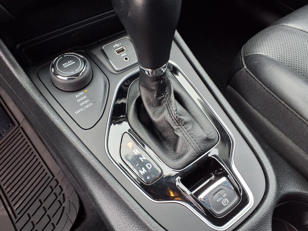 used 2023 Jeep Cherokee car, priced at $25,995