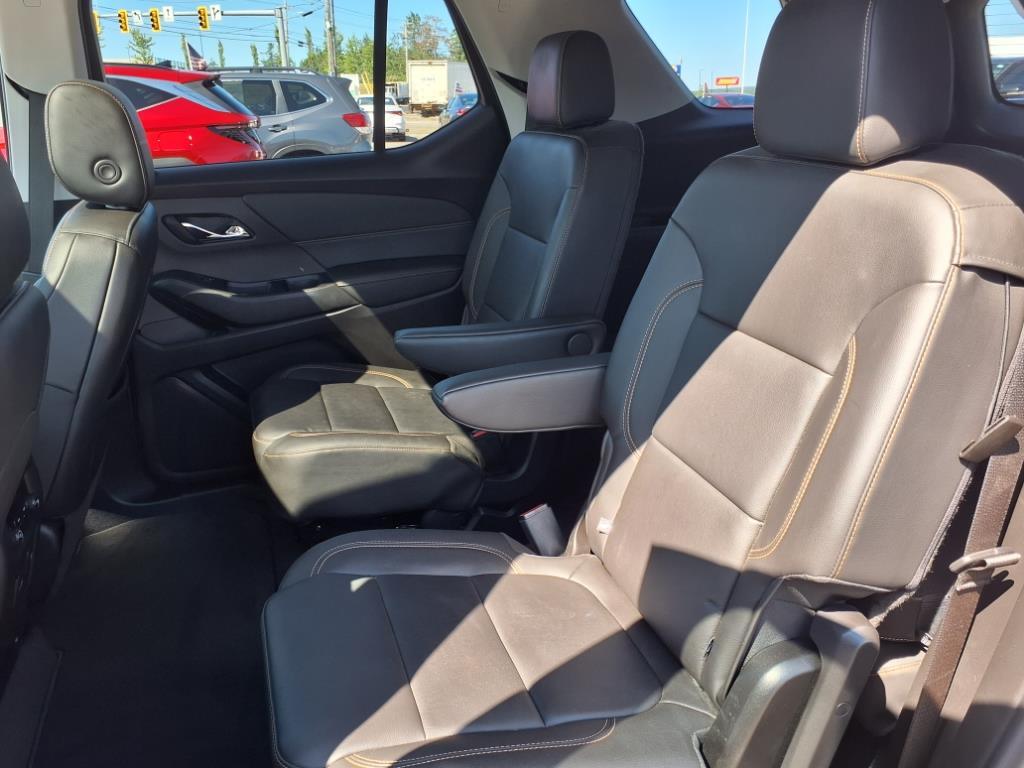 used 2021 Chevrolet Traverse car, priced at $31,777