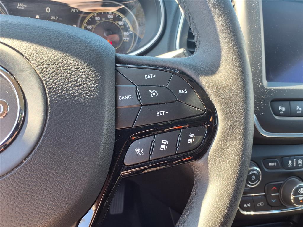 used 2023 Jeep Cherokee car, priced at $25,995