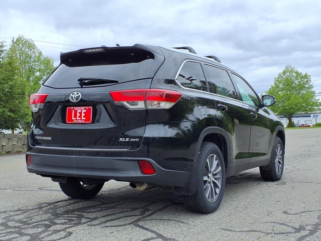 used 2019 Toyota Highlander car, priced at $27,777